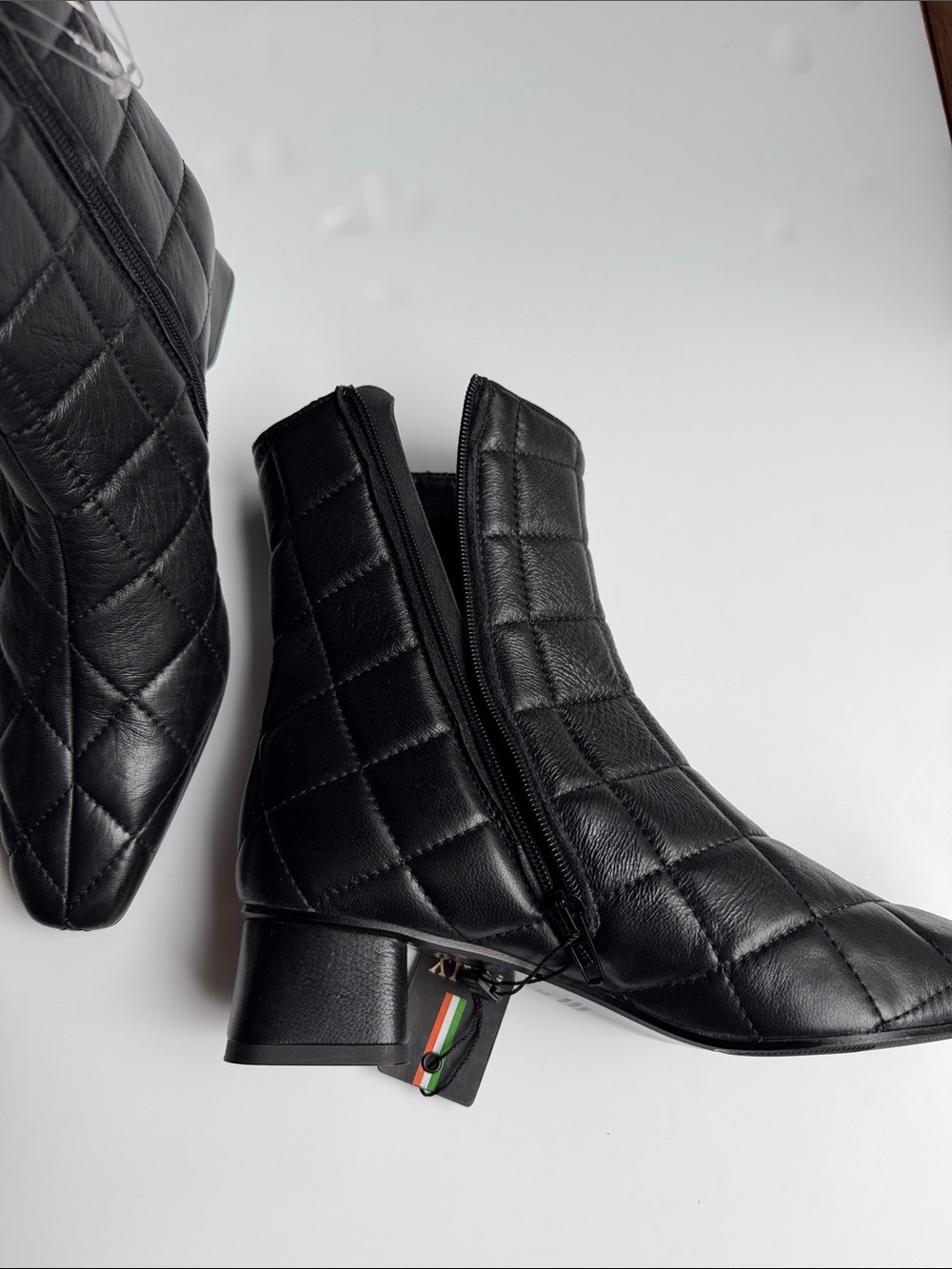 Made In Italy Black Quilted Leather Ankle Boots Square Toe Block Heel Size 39 - Picture 15 of 16
